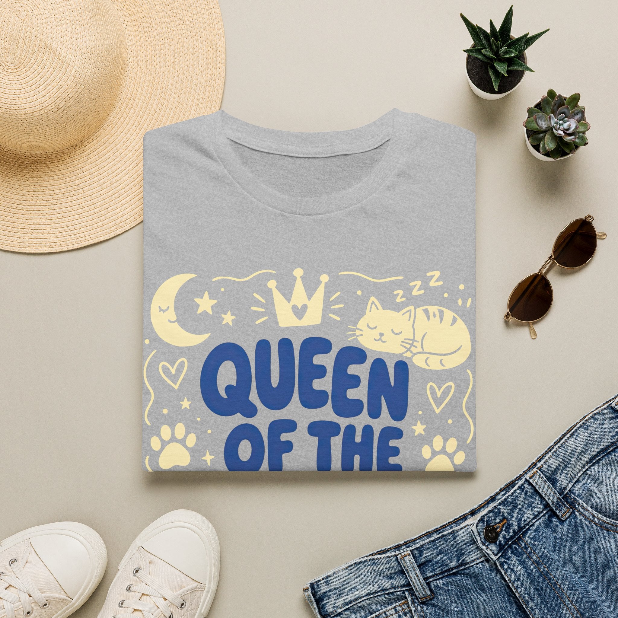 Queen Of The Cat Nap T-SHIRT